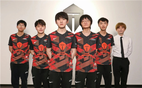 而印尼队则 而印尼队则